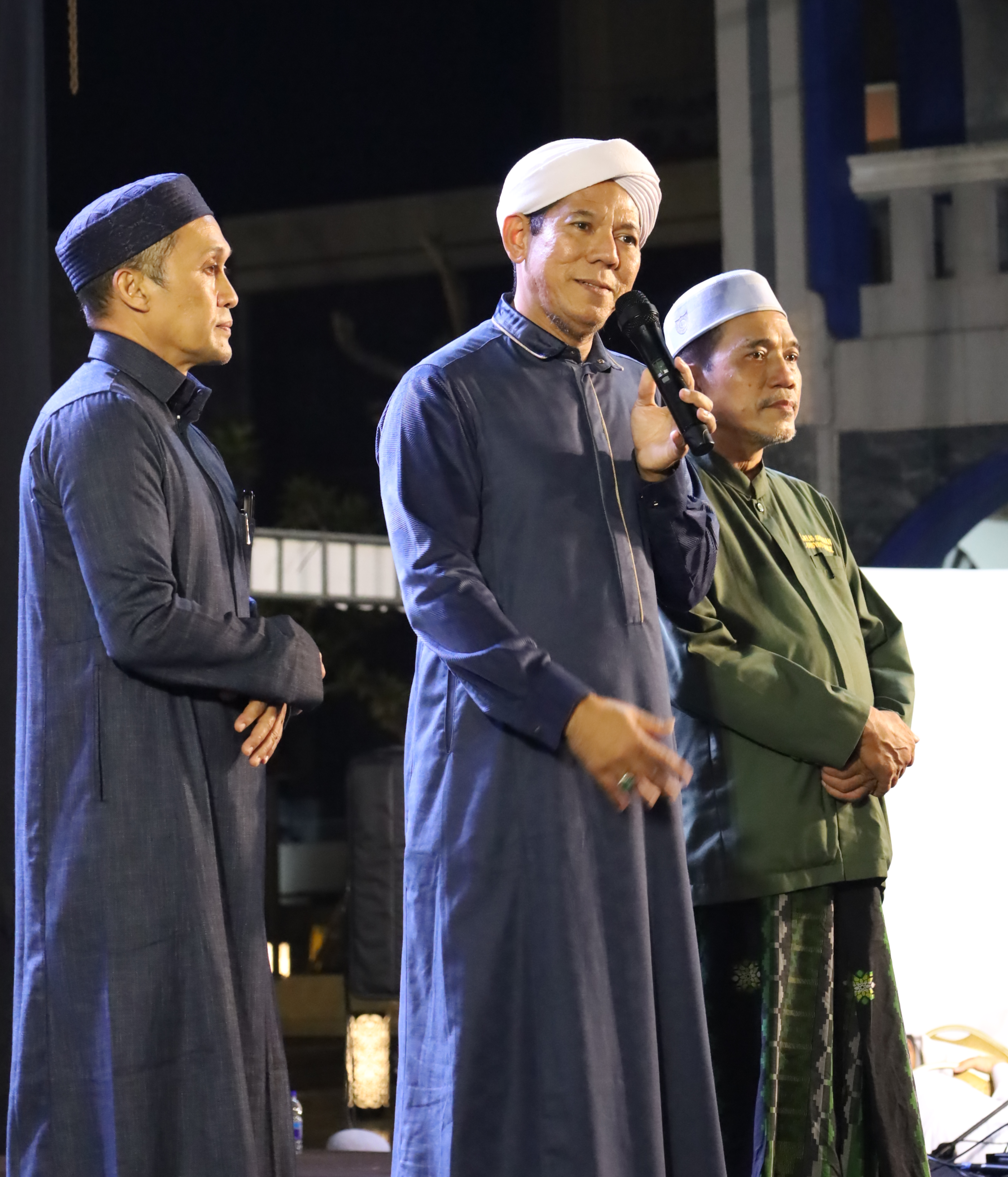 Doorprize 2 Umrah Meriahkan Halal Bihalal Al Busyro di Ponpes Dalwa Pusat