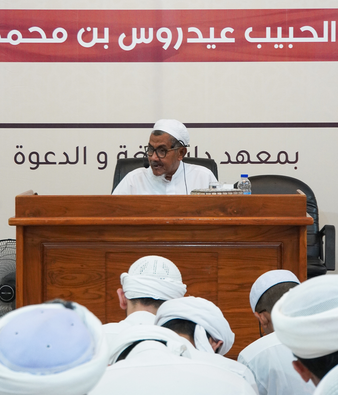 Sambut Hangat Syeikh Habib Idrus Alaydrus, Santri Dalwa Pusat Khusyuk Ikuti Kajian Kitab Nukhbatul Fikar