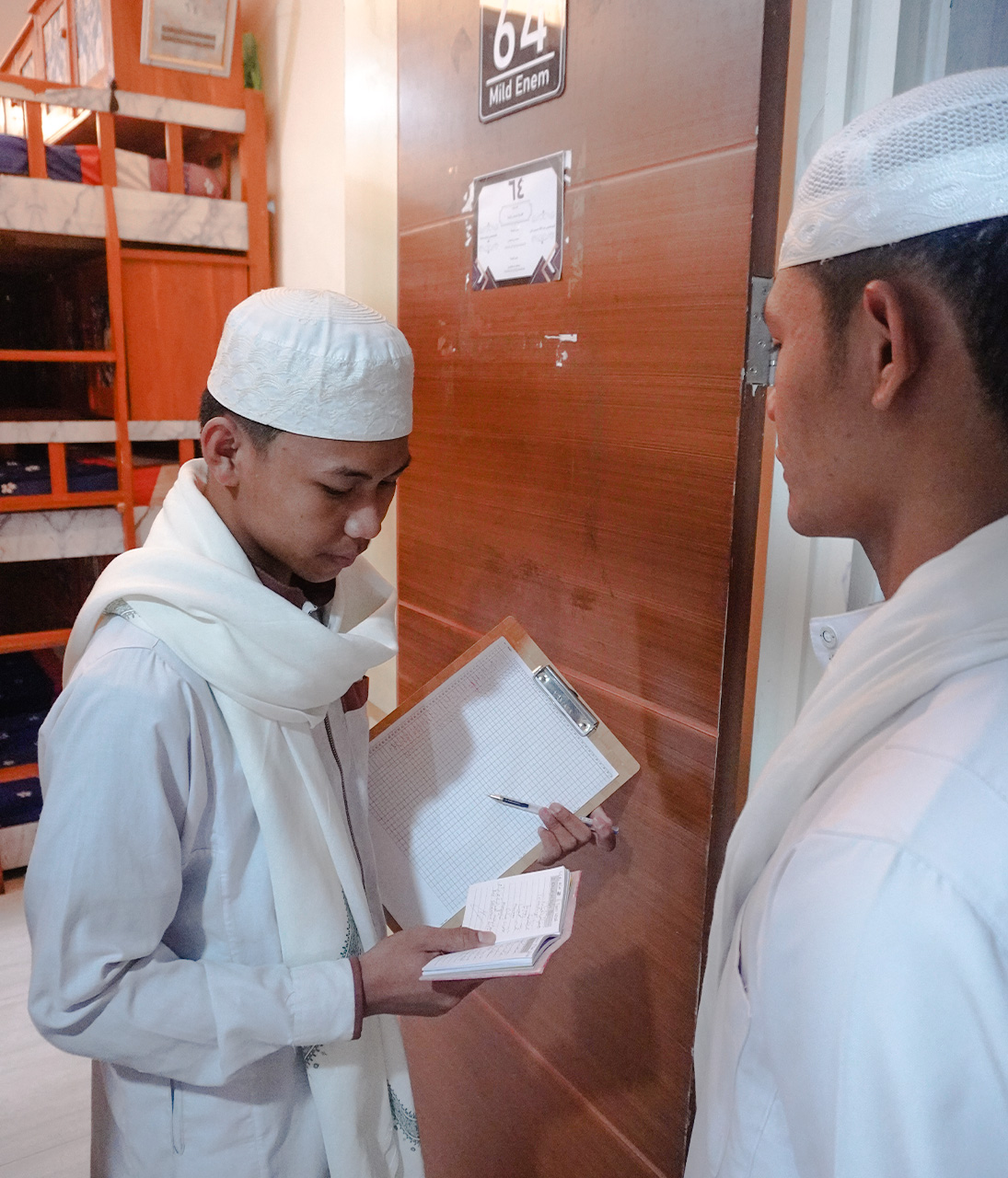 Rutinitas setoran kosakata Harian, Cara Dalwa Bentuk Lingkungan Santri Berbahasa Arab