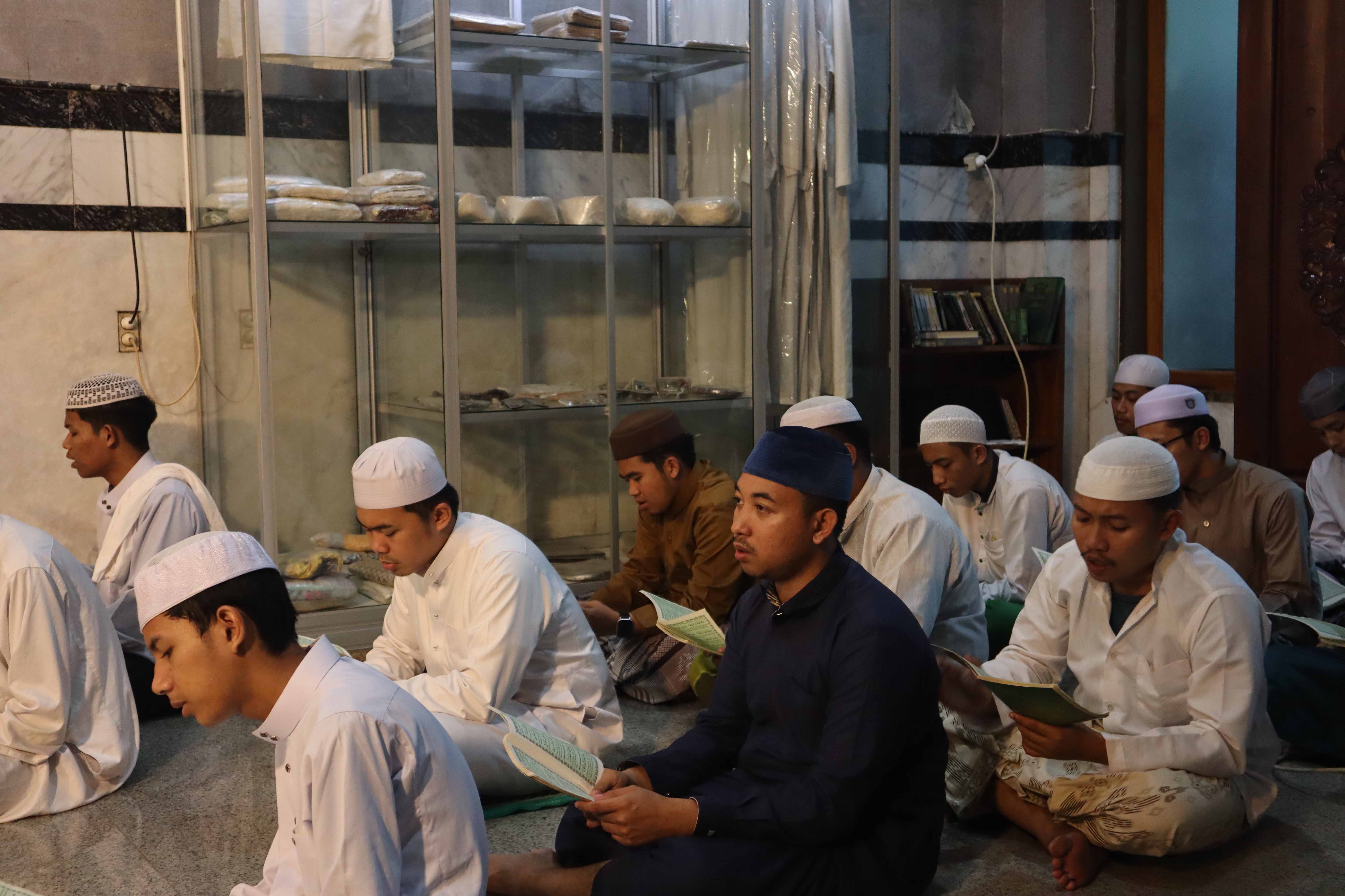 Setiap Selasa Sore, Santri Dalwa Larut Dalam Dzikir Lewat Tradisi Hadrah Basaudan