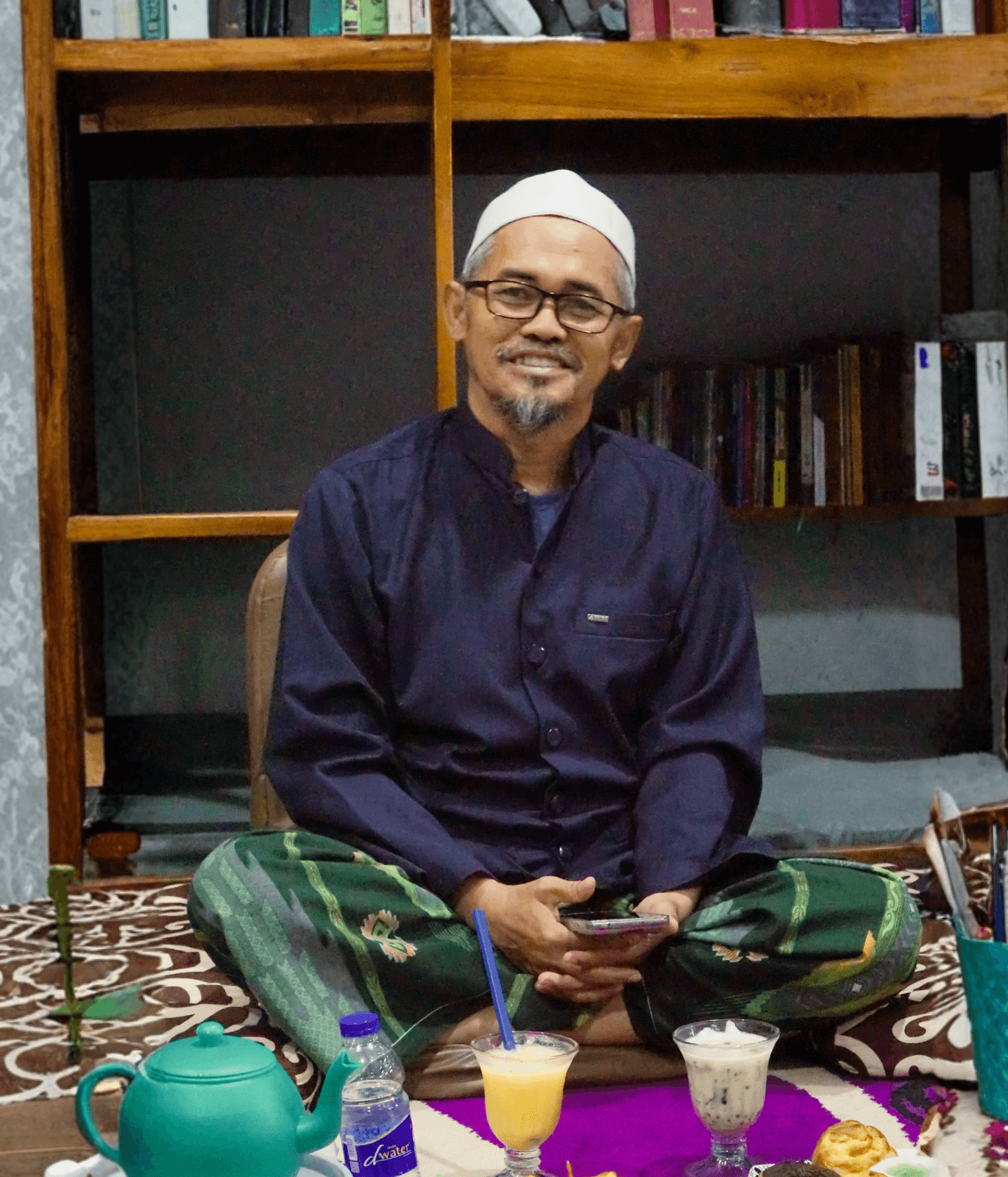 Kamar 13 D4 Rayakan Prestasi dengan Makan Berjamaah Bersama Ust. Hasan Bashri