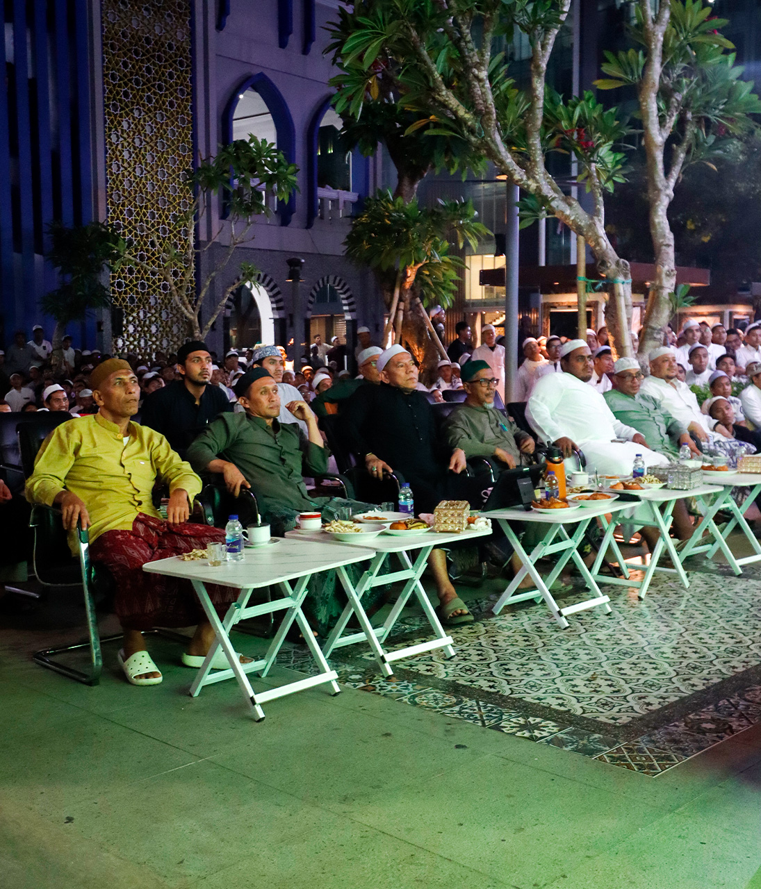 Ditemani Habib Segaf Baharun, Serunya Santri Dalwa Nobar Final Sengit Indonesia vs Thailand