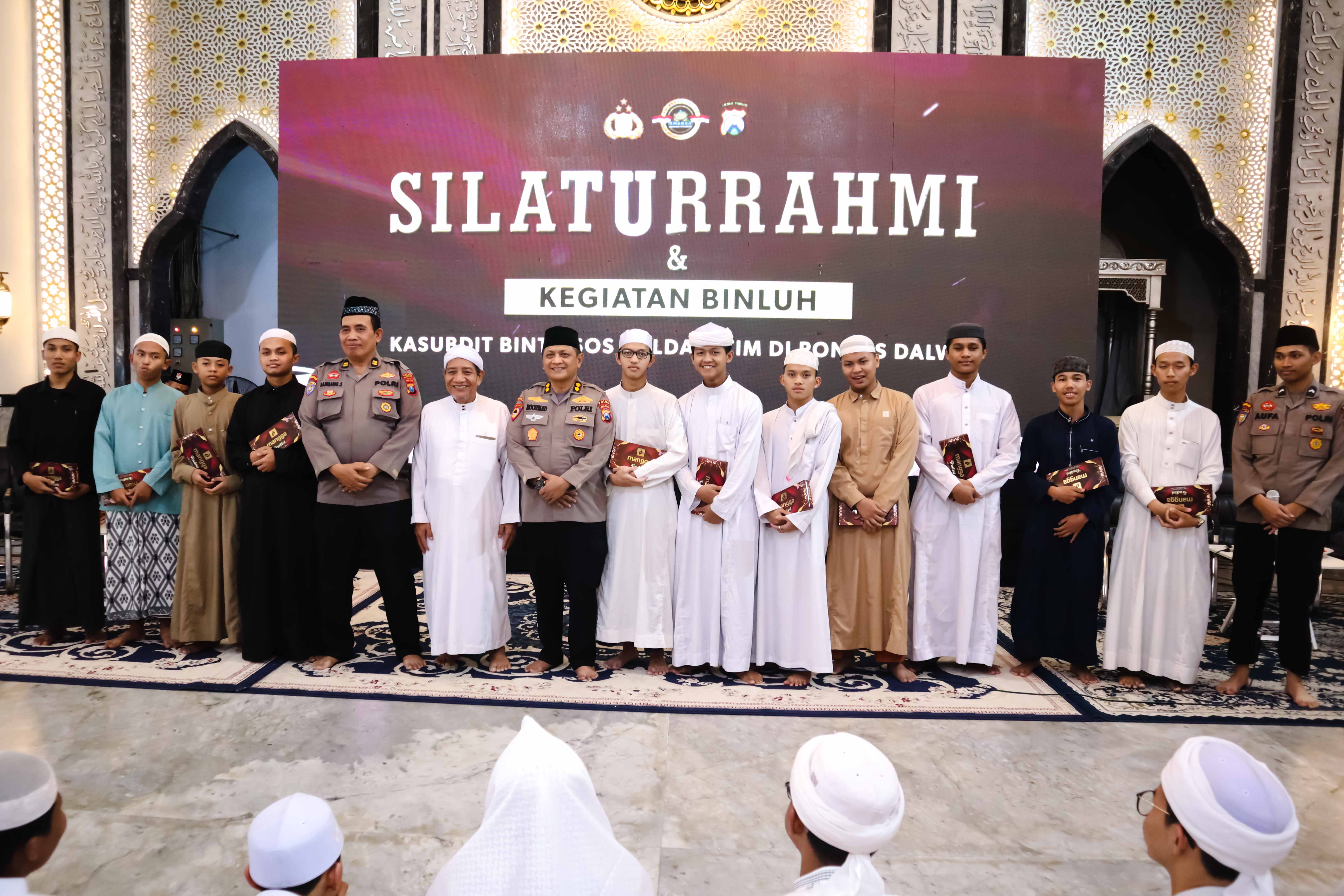 Silaturahmi Polda Jatim dengan Pondok Dalwa Berlangsung Hangat di Masjid Baitul Ghoffar